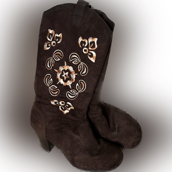 Vintage Ellemeno size 8 brown suede dress boots. Early 1990’s. Embroidered. EUC. - Picture 12 of 16